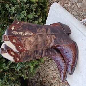 BUITRE ALLIGATOR BOOTS MADE IN MEXICO, WOMEN SIZE 29.5, (9.5)